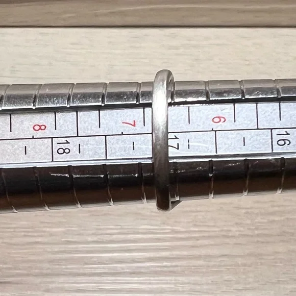 SOLD Vintage Handmade Modernist Geometric Sterling Silver Amethyst Ring, Size 6 - Picture 10 of 10